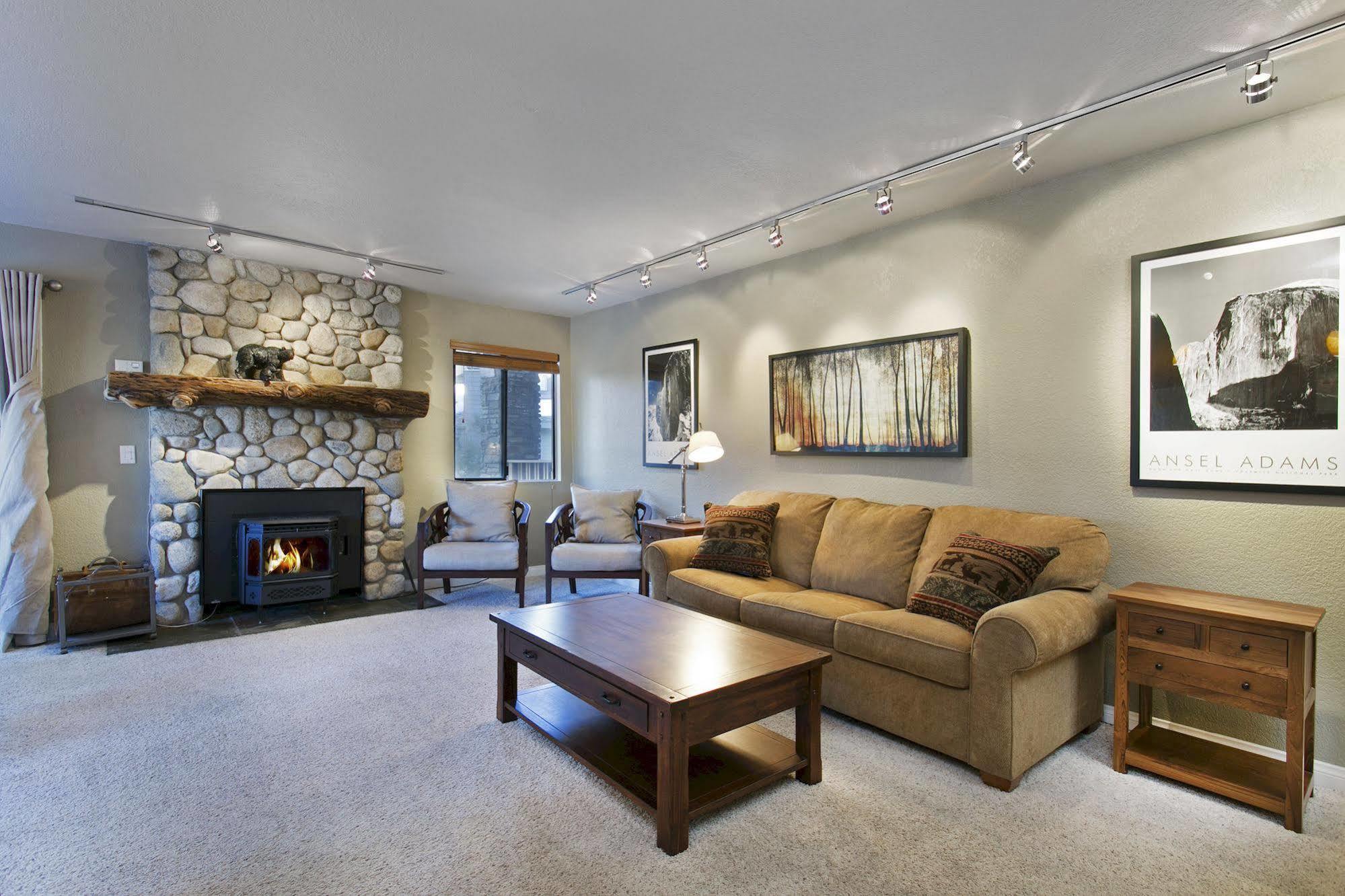 Summit 4 * Mammoth Lakes