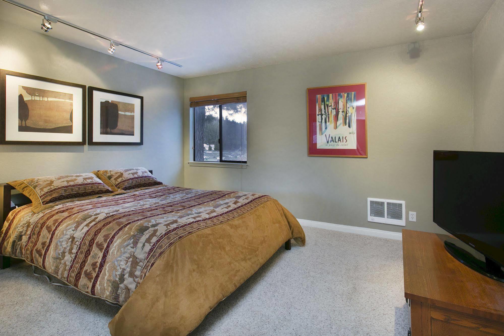 Summit 4 * Mammoth Lakes